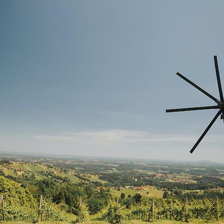 Am Wildbachberg - Luxus Ferienhaeuser Mit Infinitypool, Privatsauna Und Weinkeller Deutschlandsberg Esterno foto