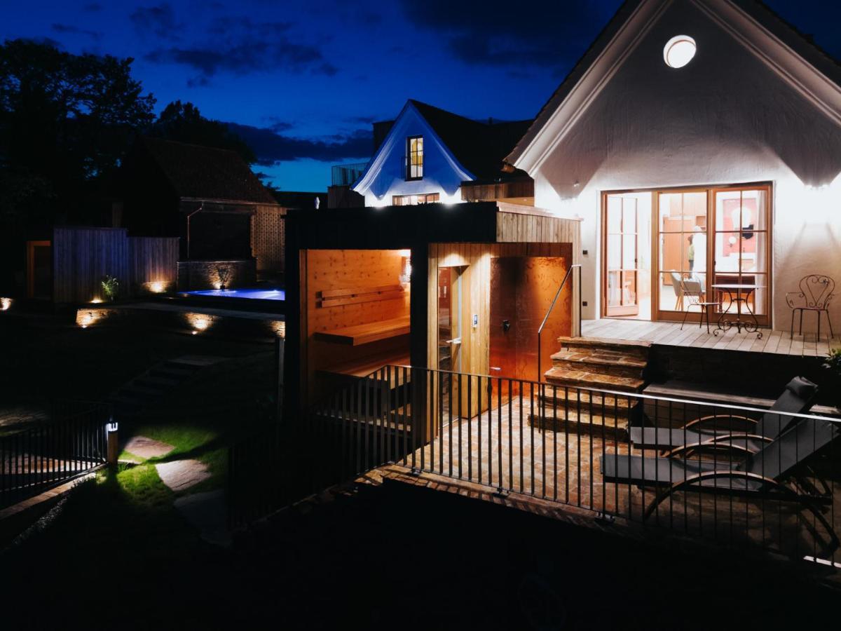 Am Wildbachberg - Luxus Ferienhaeuser Mit Infinitypool, Privatsauna Und Weinkeller Deutschlandsberg Esterno foto