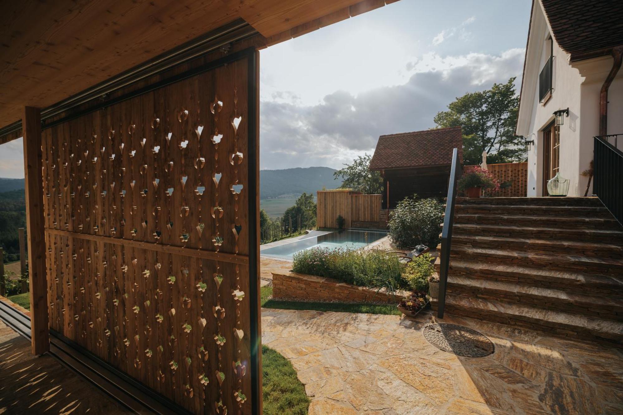 Am Wildbachberg - Luxus Ferienhaeuser Mit Infinitypool, Privatsauna Und Weinkeller Deutschlandsberg Esterno foto
